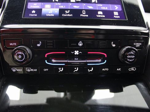 Used 2024 Jeep Grand Cherokee L Laredo image 42