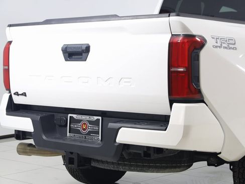 Used 2024 Toyota Tacoma TRD Off-Road image 40