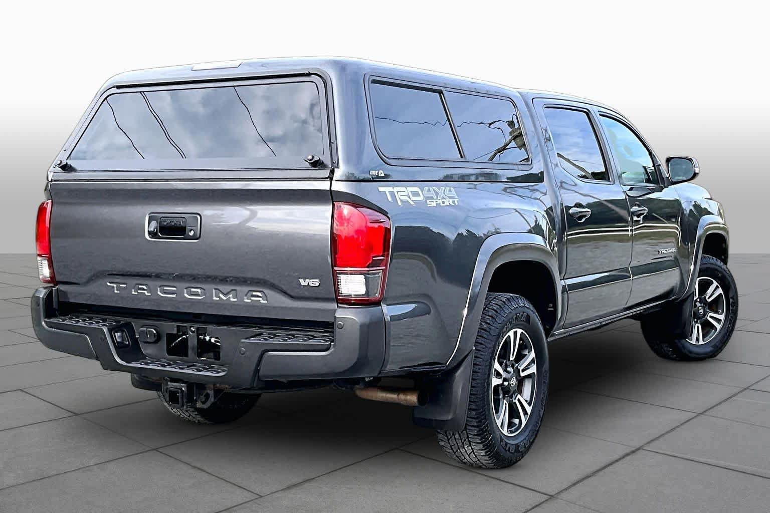 Used 2019 Toyota Tacoma TRD Sport w/ Technology Package AWD/4WD image 13