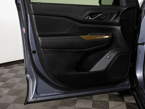 Used 2021 GMC Acadia SLE w/ Driver Convenience Package image 33