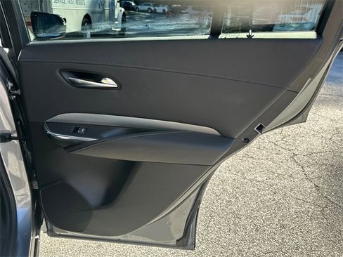 Used 2023 Cadillac XT4 Premium Luxury image 16