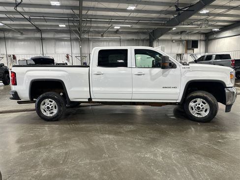 Used 2017 GMC Sierra 2500 SLE w/ HD SLE Preferred Plus Package AWD/4WD image 2