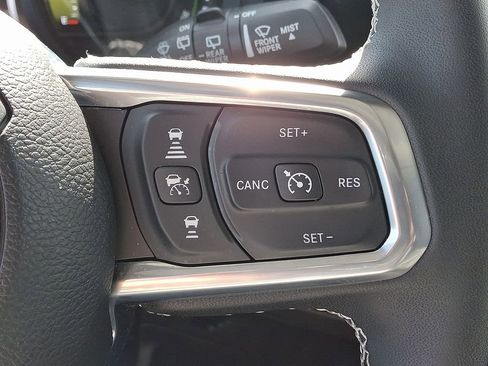 Certified 2025 Jeep Wrangler Unlimited Sahara w/ Safety Group image 24