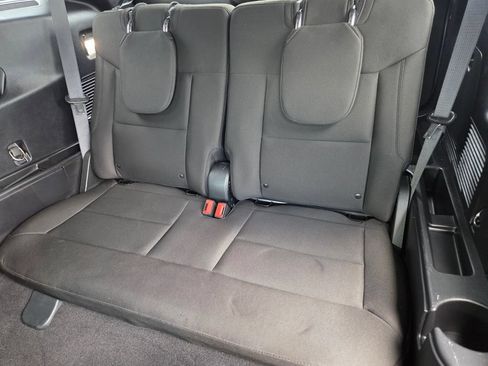 Used 2021 Ford Explorer XLT RWD image 25