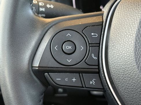 Certified 2025 Toyota Corolla SE image 27