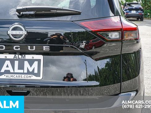 Used 2025 Nissan Rogue S FWD image 13