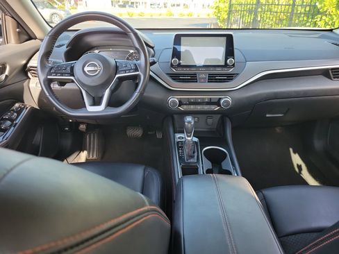 Used 2024 Nissan Altima 2.5 SR FWD image 15