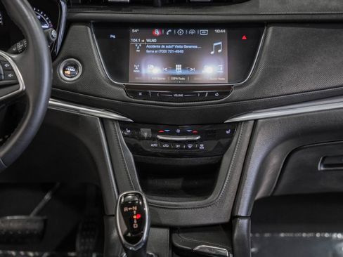 Used 2017 Cadillac XT5 Luxury image 26