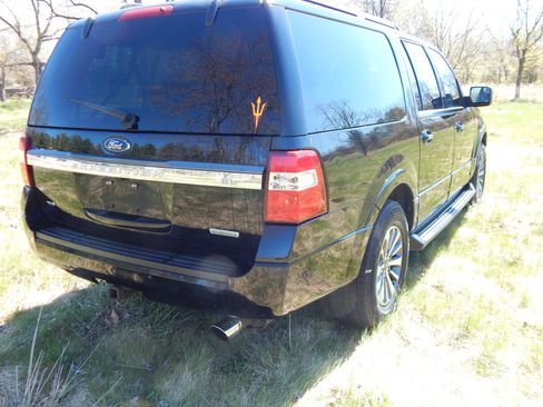 Used 2017 Ford Expedition EL XLT w/ Equipment Group 202A image 5