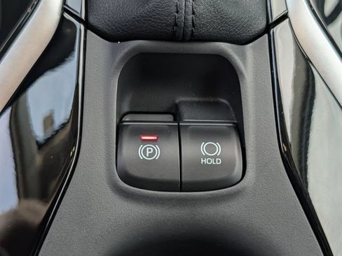 Certified 2025 Toyota Corolla Cross XLE w/ Convenience Package FWD image 17