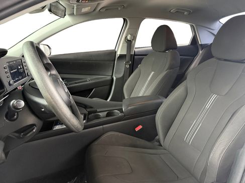 Used 2022 Hyundai Elantra Blue image 7