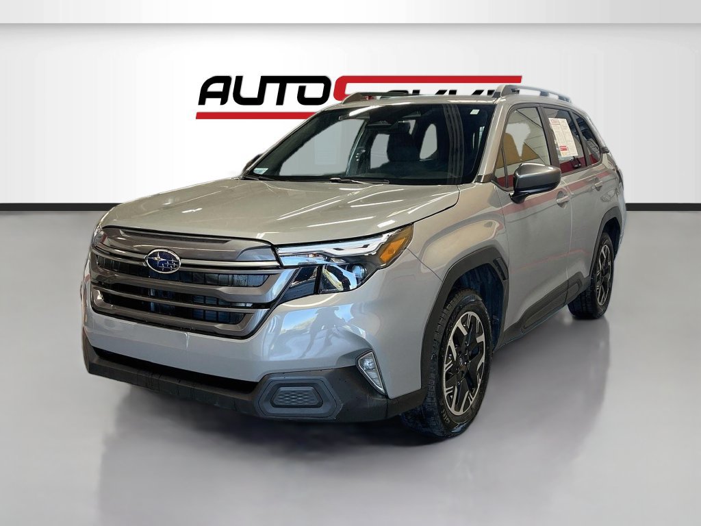 Used 2025 Subaru Forester Premium AWD/4WD image 3