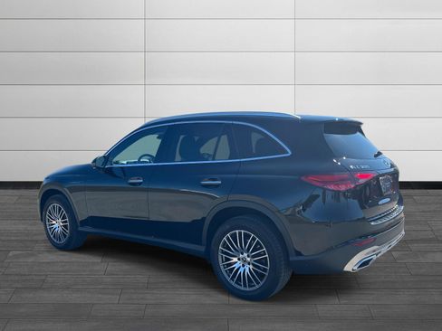 Used 2025 Mercedes-Benz GLC 300 4MATIC image 4