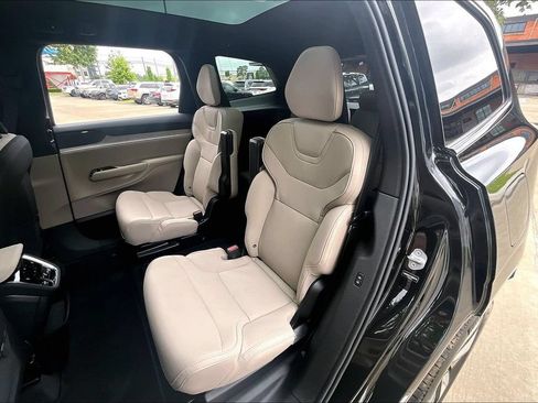 New 2026 Volvo EX90 Plus AWD/4WD image 22