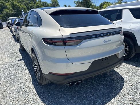 Used 2022 Porsche Cayenne Coupe AWD/4WD image 5