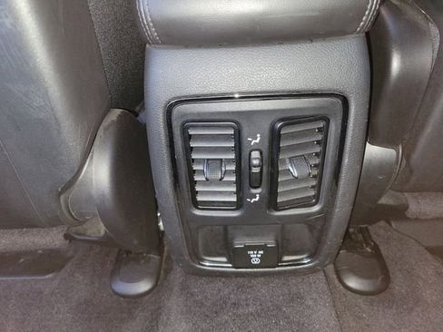 Certified 2019 Jeep Grand Cherokee Altitude image 30