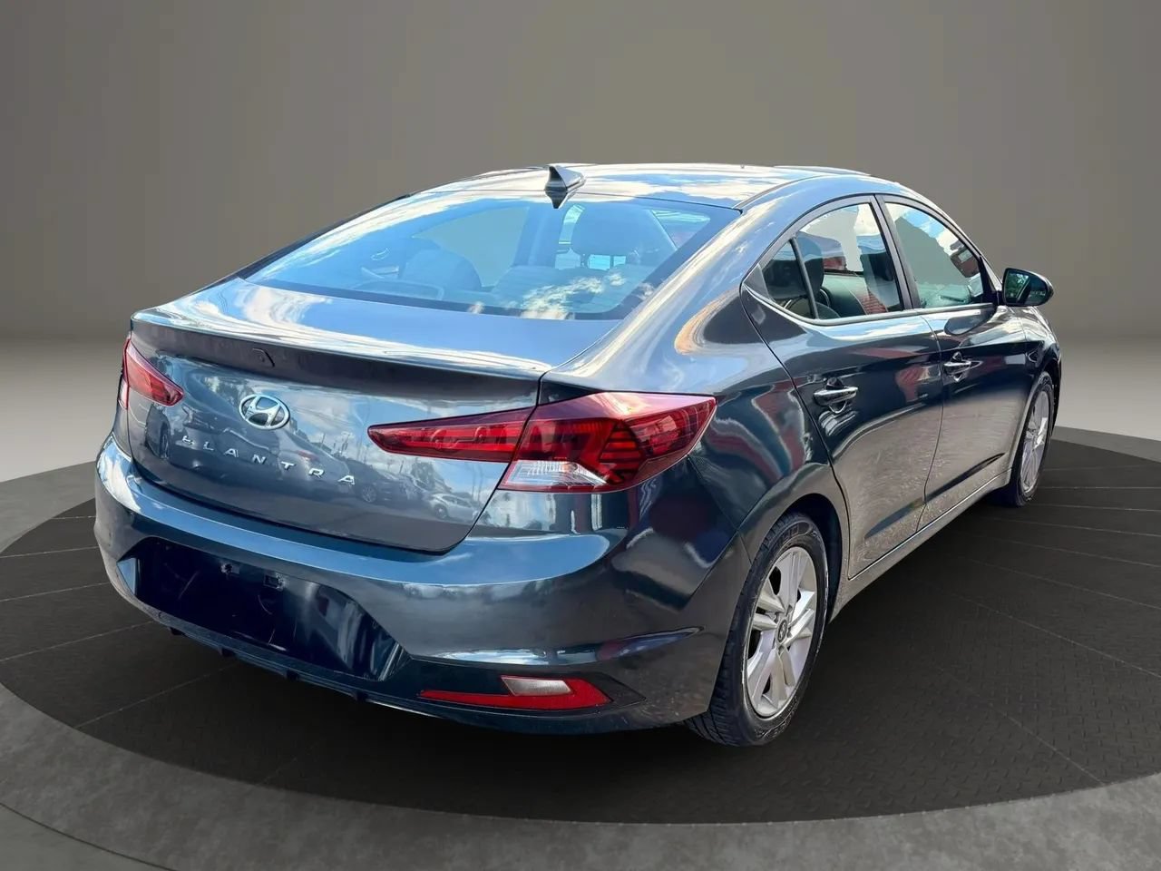 Used 2020 Hyundai Elantra SEL FWD image 4