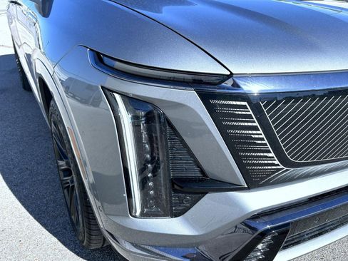 Used 2026 Cadillac Vistiq Platinum AWD/4WD image 10