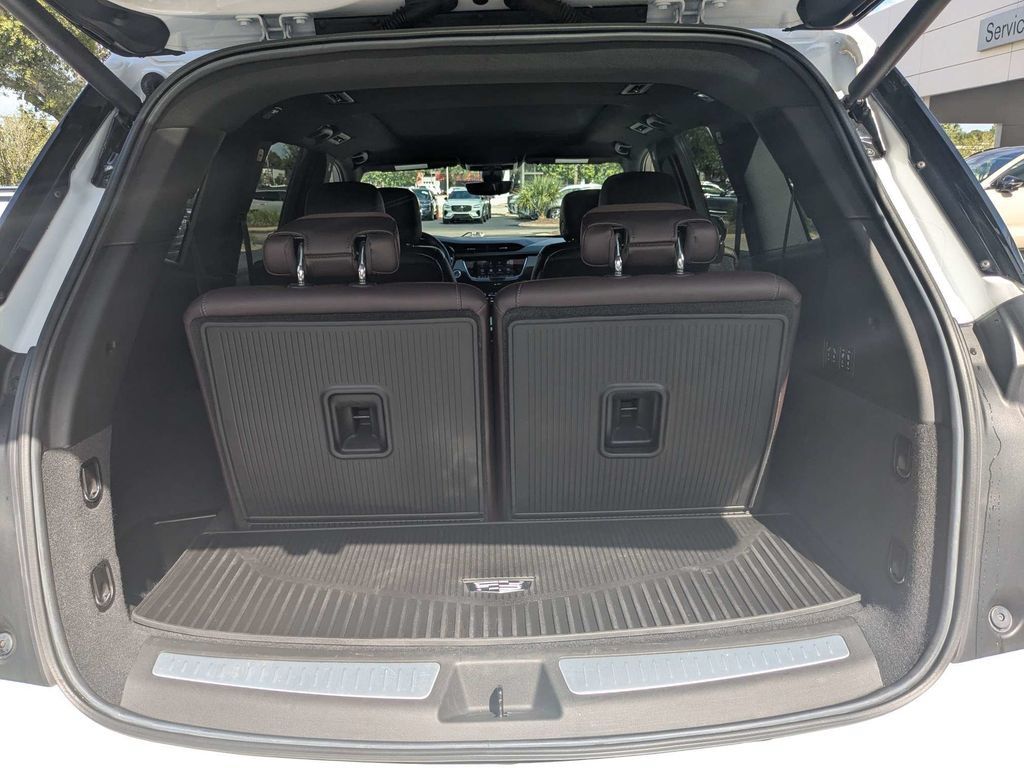 Used 2021 Cadillac XT6 Premium Luxury FWD image 17