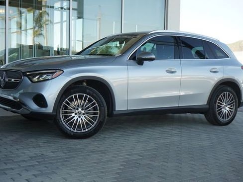Used 2026 Mercedes-Benz GLC 300 image 4