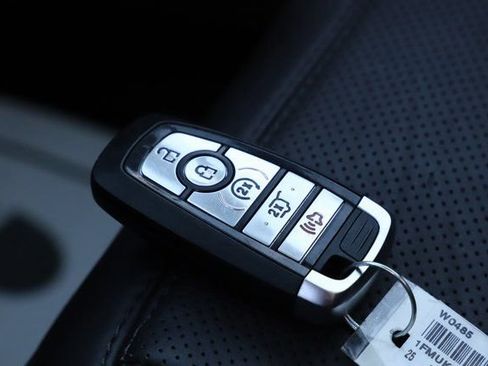 Used 2025 Ford Explorer Platinum w/ LUX Leather Package image 34