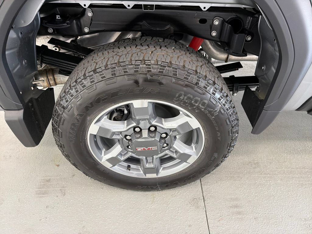 New 2026 GMC Sierra 3500 SLE w/ SLE Value Package AWD/4WD image 4