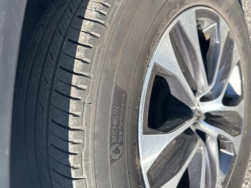 Used 2022 Toyota Highlander XLE image 16