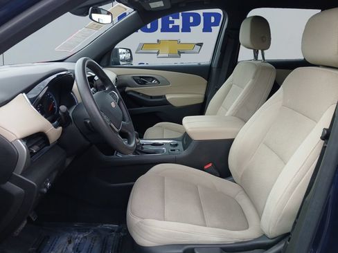 Used 2023 Chevrolet Traverse LS AWD/4WD image 10