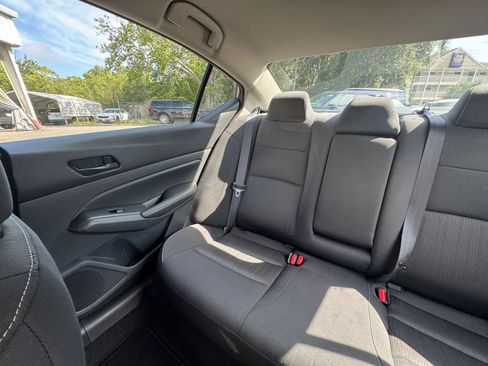 Used 2025 Nissan Altima 2.5 SV FWD image 39