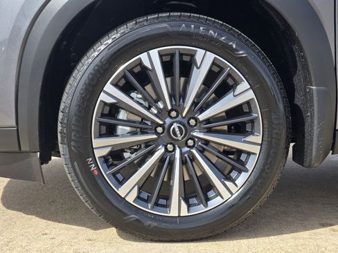 New 2026 Nissan Pathfinder Platinum image 11