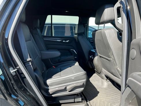 Used 2022 GMC Yukon Denali w/ Max Trailering Package AWD/4WD image 3