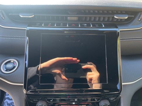 New 2025 Jeep Grand Cherokee L Altitude RWD image 15