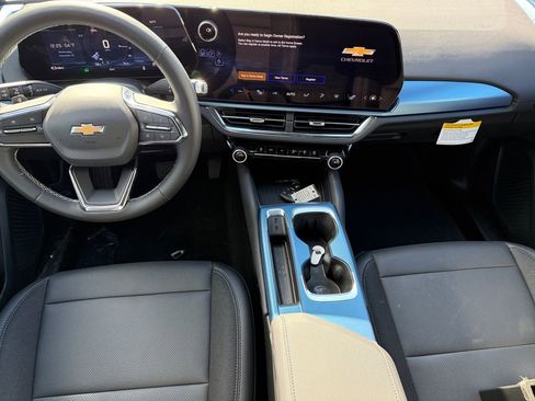 New 2026 Chevrolet Equinox EV LT image 11