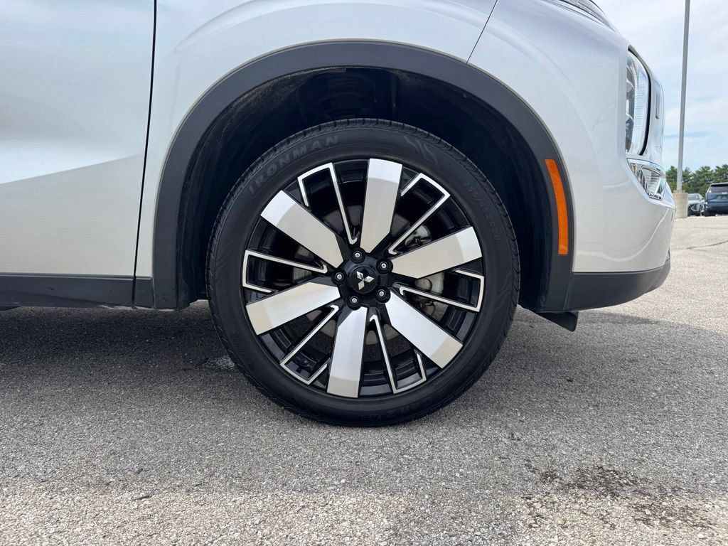 Used 2025 Mitsubishi Outlander SE AWD/4WD image 18