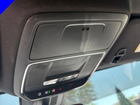 Used 2025 Chevrolet Equinox RS FWD image 24