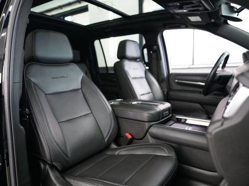 Used 2022 GMC Yukon XL Denali AWD/4WD image 40