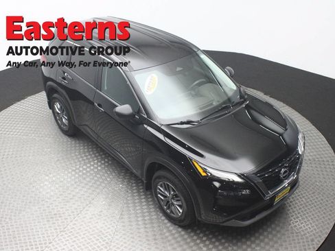 Used 2023 Nissan Rogue S AWD/4WD image 3