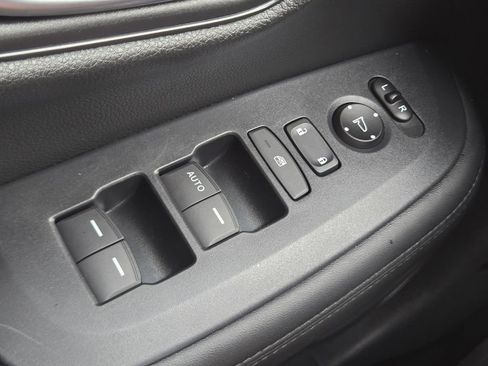 Used 2025 Honda HR-V LX image 33