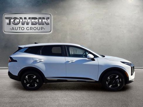 Used 2026 Kia Sportage LX FWD image 3