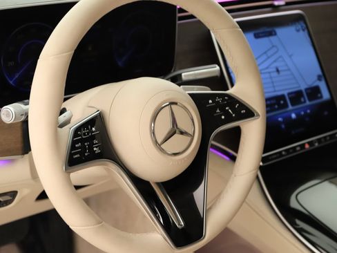 Used 2023 Mercedes-Benz EQS 450+ Sedan image 16