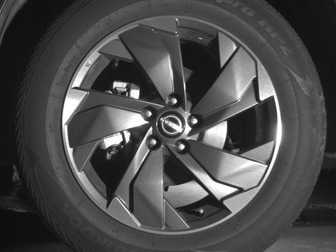 Used 2025 Nissan Rogue SV image 12