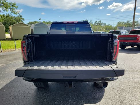 Used 2024 GMC Sierra 2500 AT4X AWD/4WD image 25