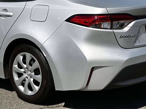 Used 2024 Toyota Corolla LE FWD image 11