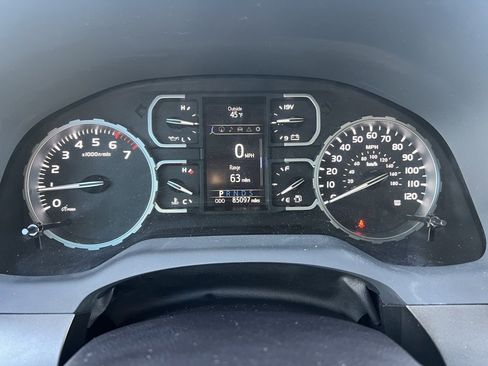 Used 2018 Toyota Tundra SR5 image 19