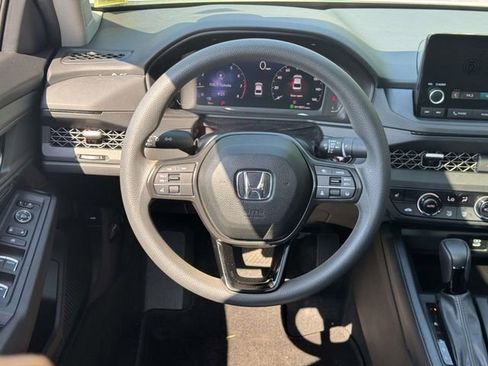 Certified 2023 Honda Accord EX image 13