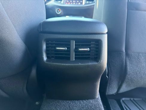 Used 2021 Dodge Challenger SXT w/ Driver Convenience Group RWD image 17