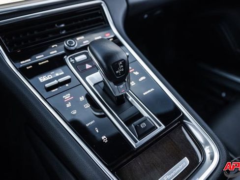 Used 2018 Porsche Panamera 4S image 14