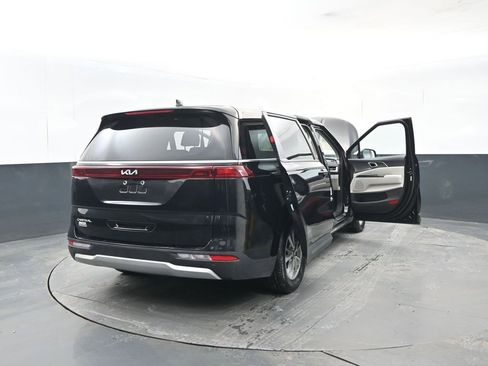 Used 2024 Kia Carnival LX image 33