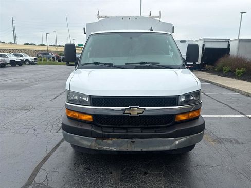 Used 2019 Chevrolet Express 3500 w/ Power Convenience Package RWD image 3
