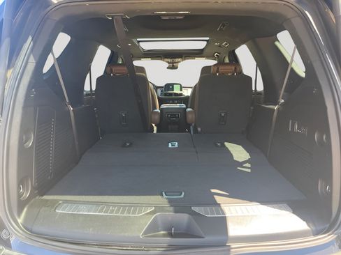 Used 2023 Chevrolet Tahoe High Country AWD/4WD image 8